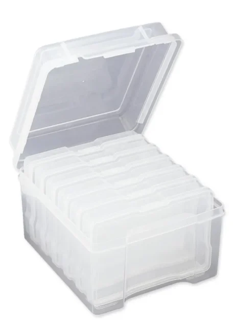 Gennemsigtige plastkasser i boks